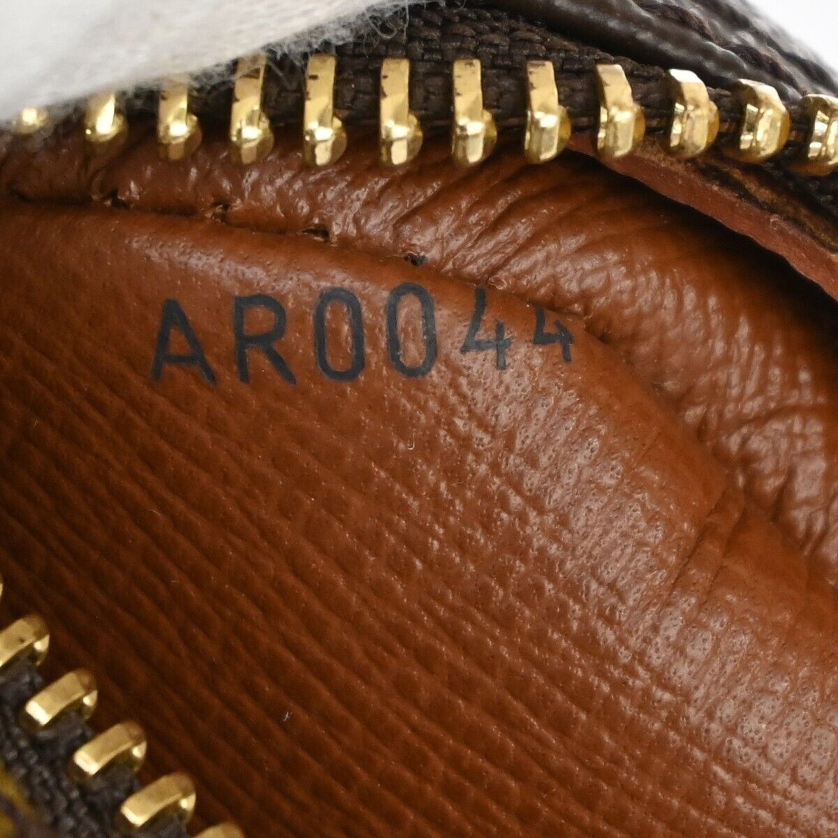 LO-LV bags 6508