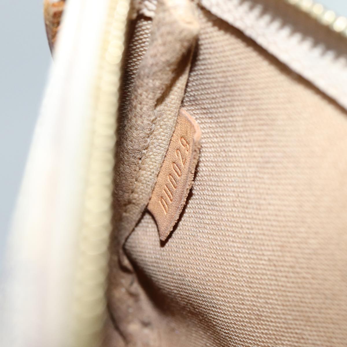 LO-LV bags 945