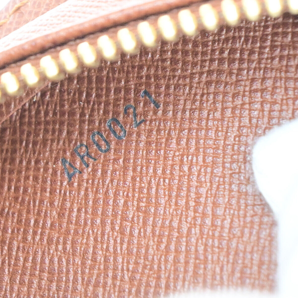 LO-LV bags 1039