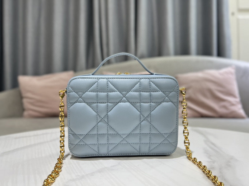 Lusso Official - DYOR FASHION BAGS - 2024