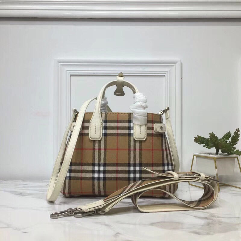 BB Small Banner  Check And Tote White For Women, Women’s Bags 10.5in/26LO