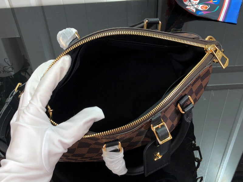 LO - LV Bags - 15926
