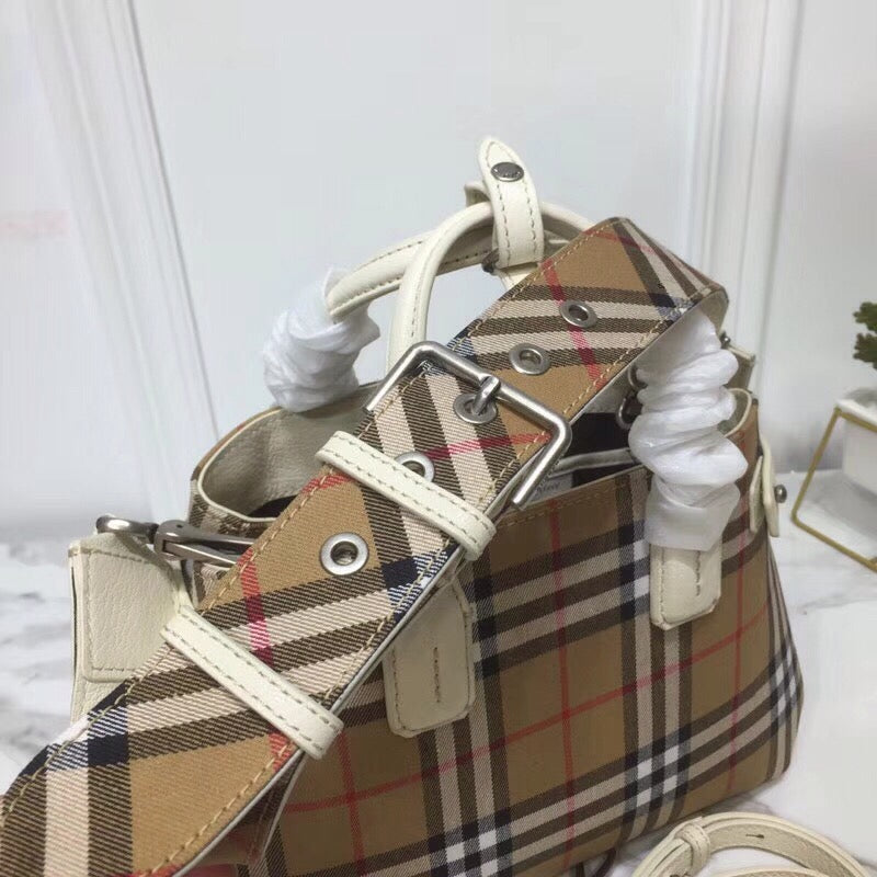 B-Berry - BB  Small Banner  Check And Tote White For Women, Women’s Bags 10.5in/26LO