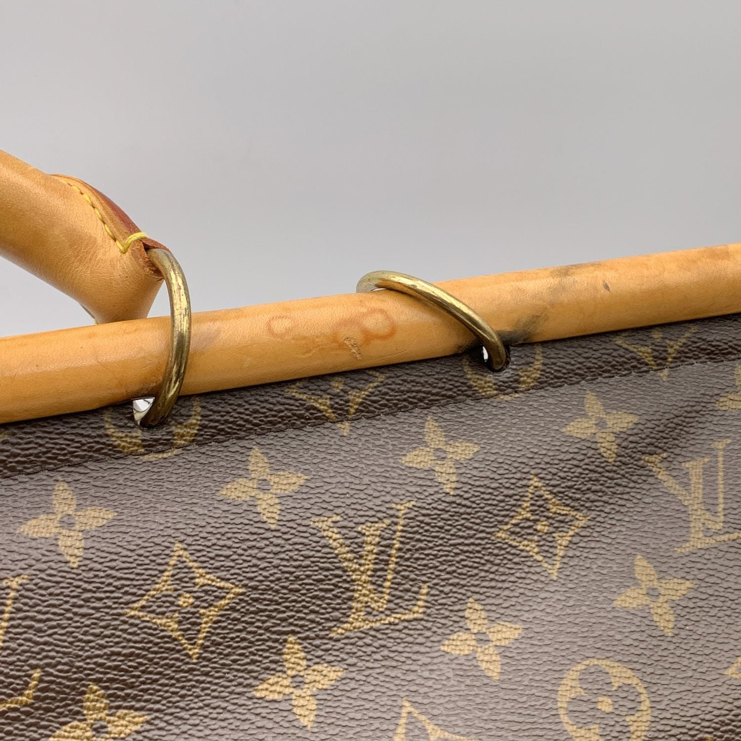 LO-LV bags 2840