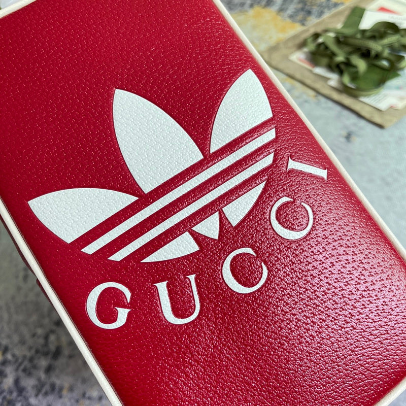 LO - GCC Bags - 1973