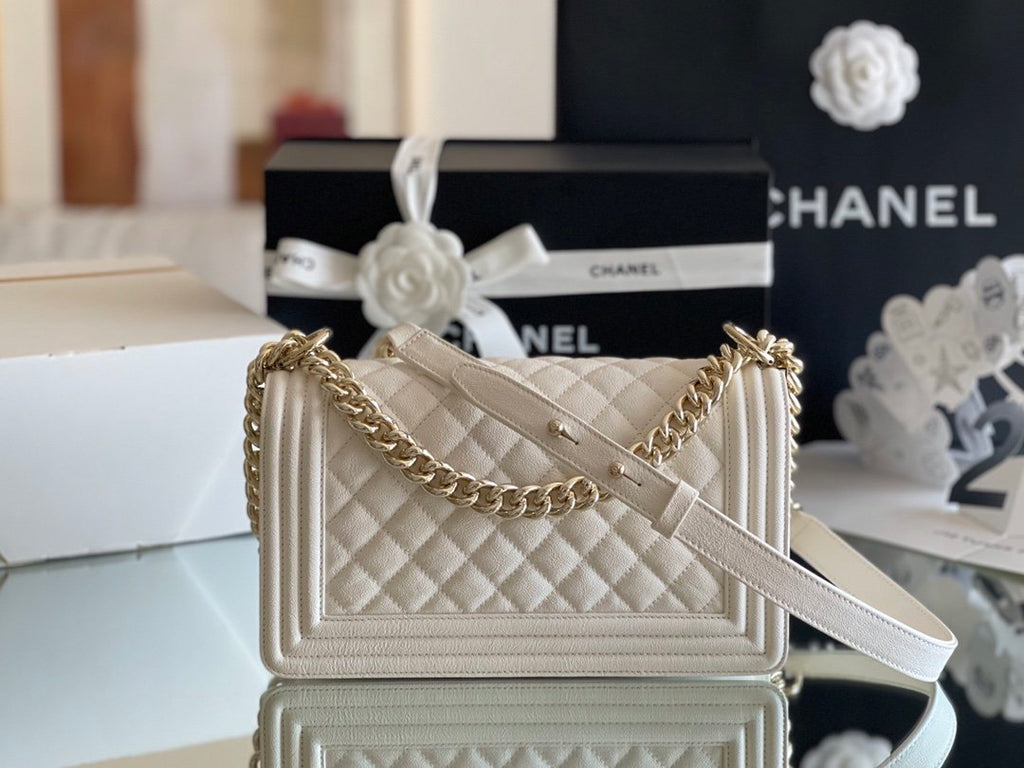 CHL - Medium Classic Flap Bag 25LO White For Women A67086
