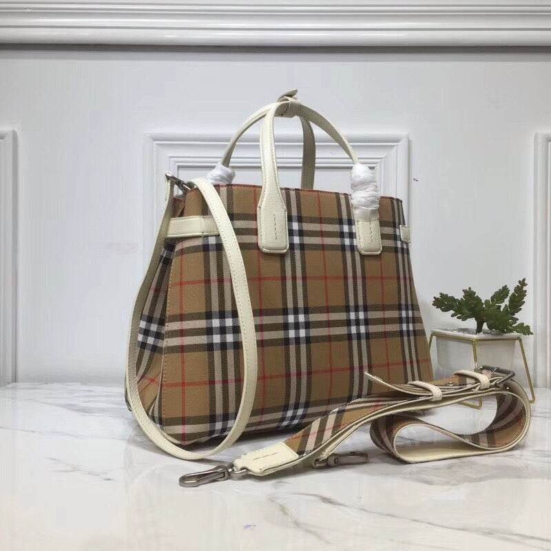 B-Berry - BB  House Check Derby Medium Banner Purse Tote White For Women, Women’s Bags 14in/35LO