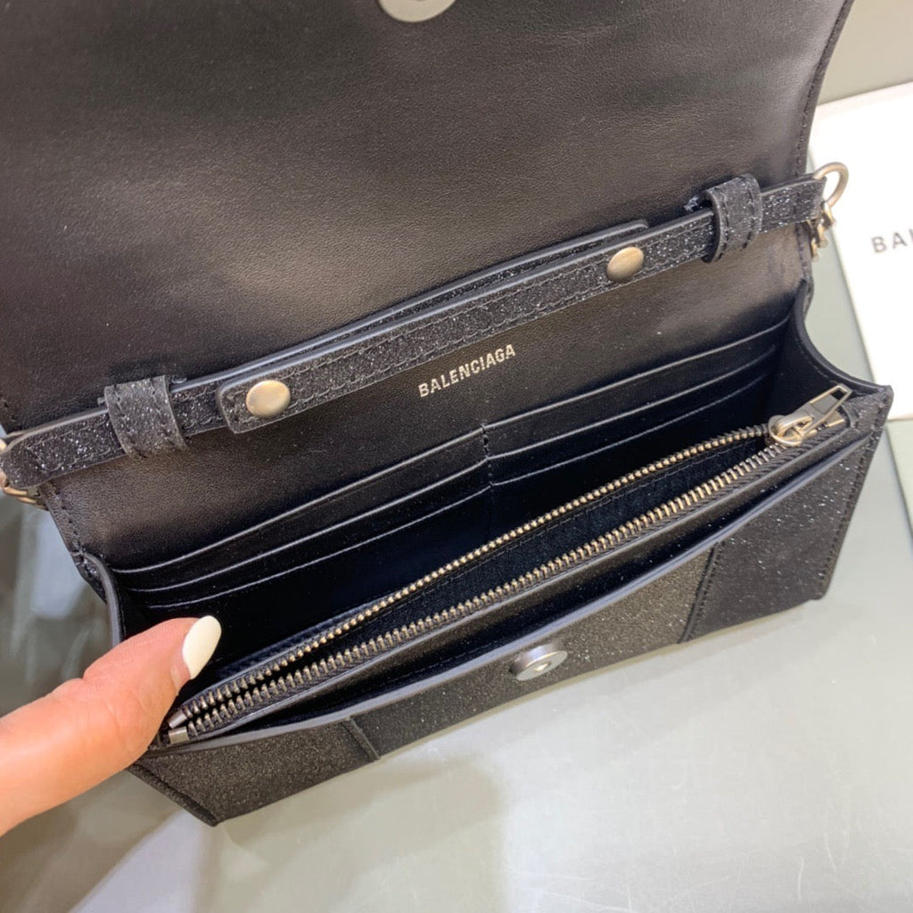BLN-Ciaga Hourglass Wallet On Chain in Black, For Women,  Bags 7.6in/19LO 6560502102G1000