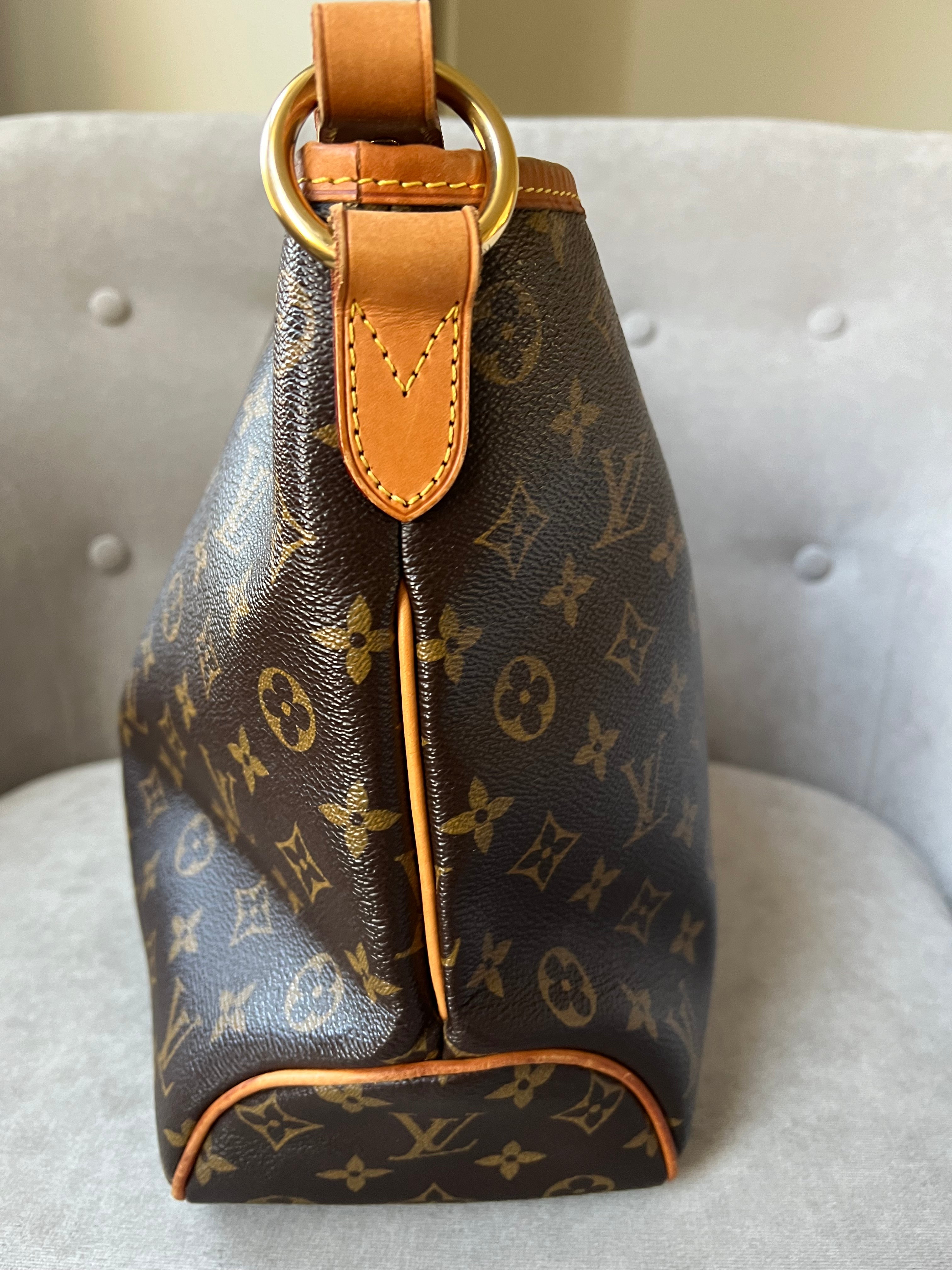 LO-LV bags 2098