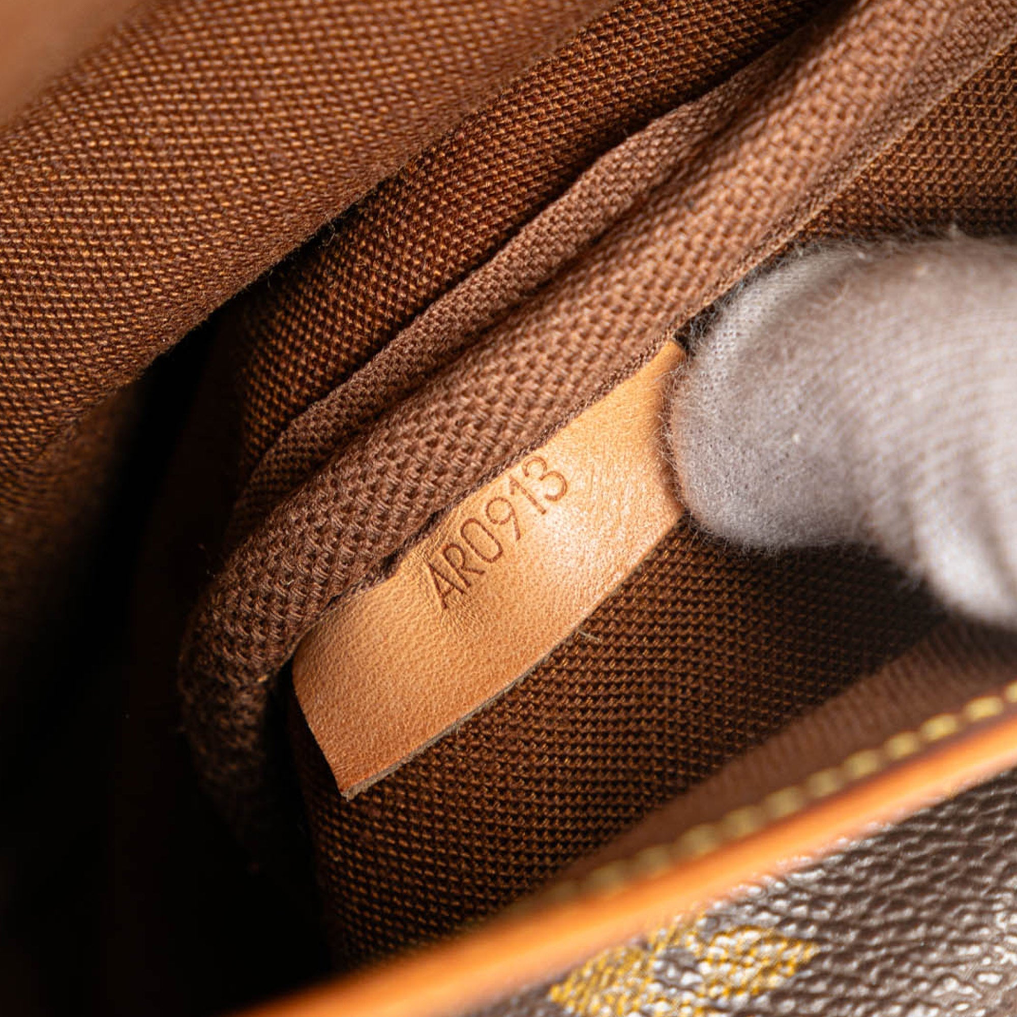 LO-LV bags 4578