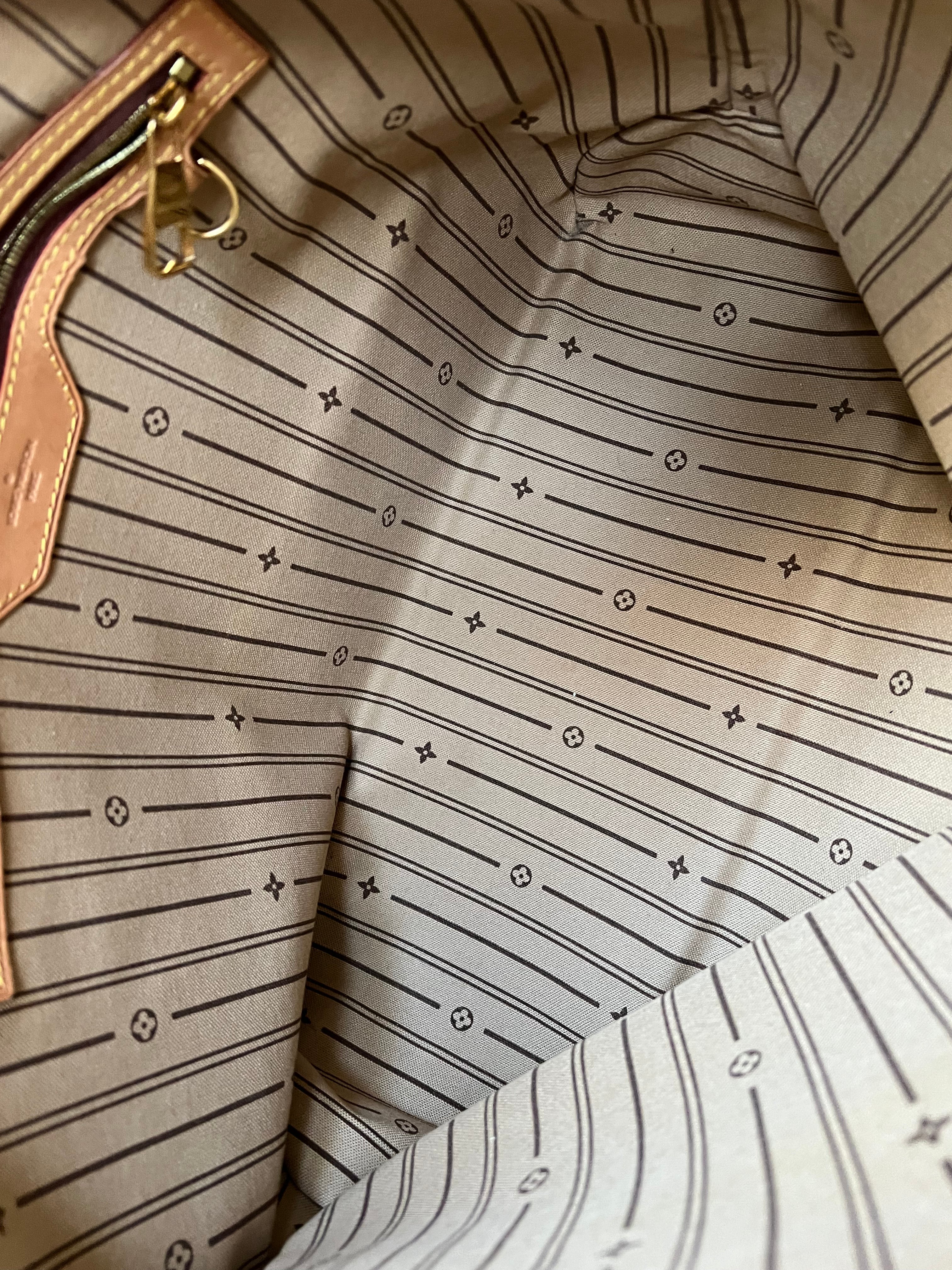 LO-LV bags 2098