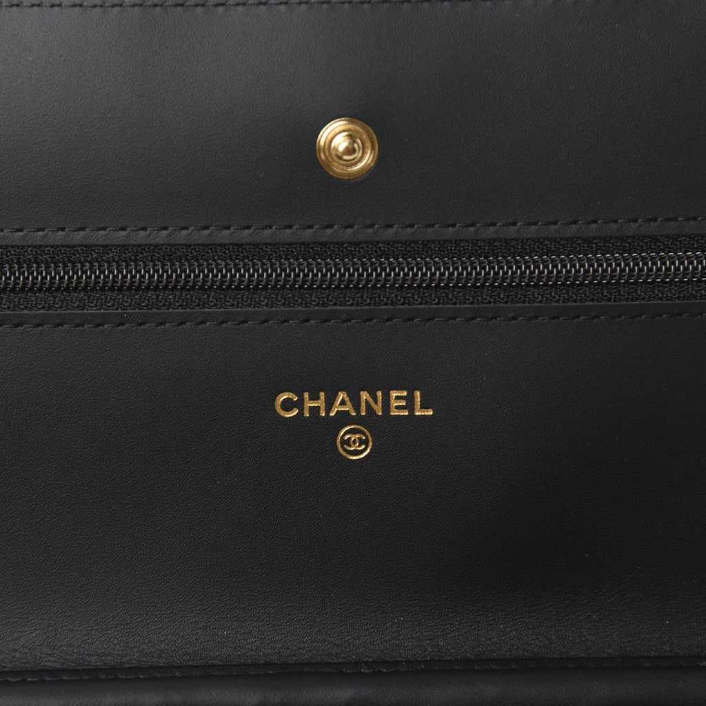 CHL -  QUILTED LAMBSKIN LUCKY CHARMS CASINO 2.55 REISSUE WALLET ON CHAIN