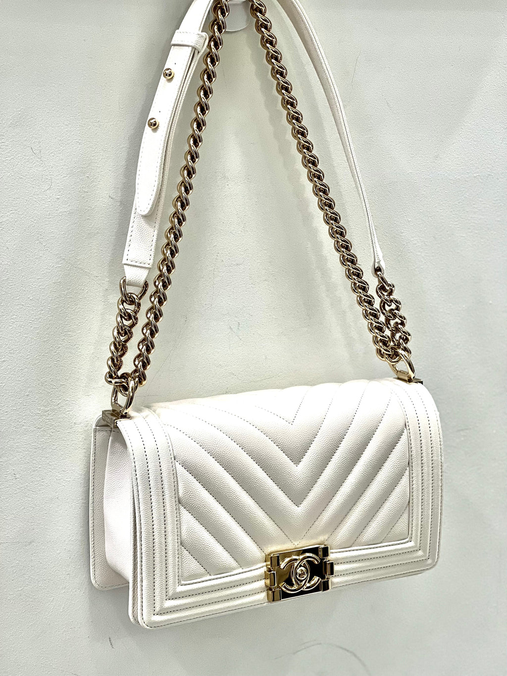 CHL -  CAVIAR CHEVRON QUILTED MEDIUM BOY FLAP BAG