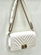 CHL -  CAVIAR CHEVRON QUILTED MEDIUM BOY FLAP BAG