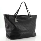 CHL -  CAVIAR QUILTED LAMBSKIN FEVER XL TOTE BAG