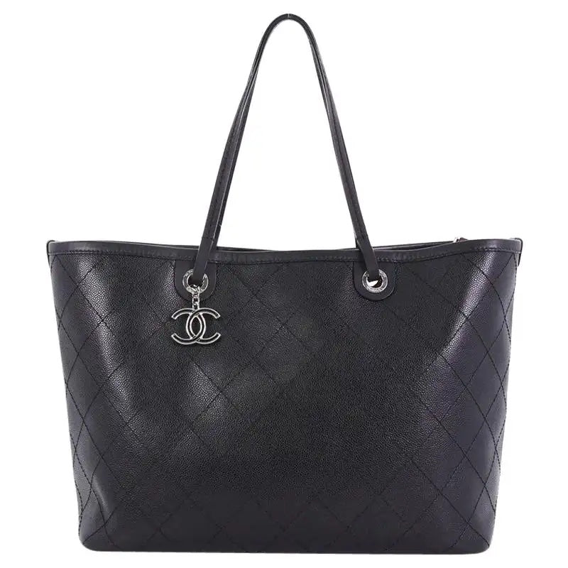 CHL -  CAVIAR QUILTED LAMBSKIN FEVER XL TOTE BAG