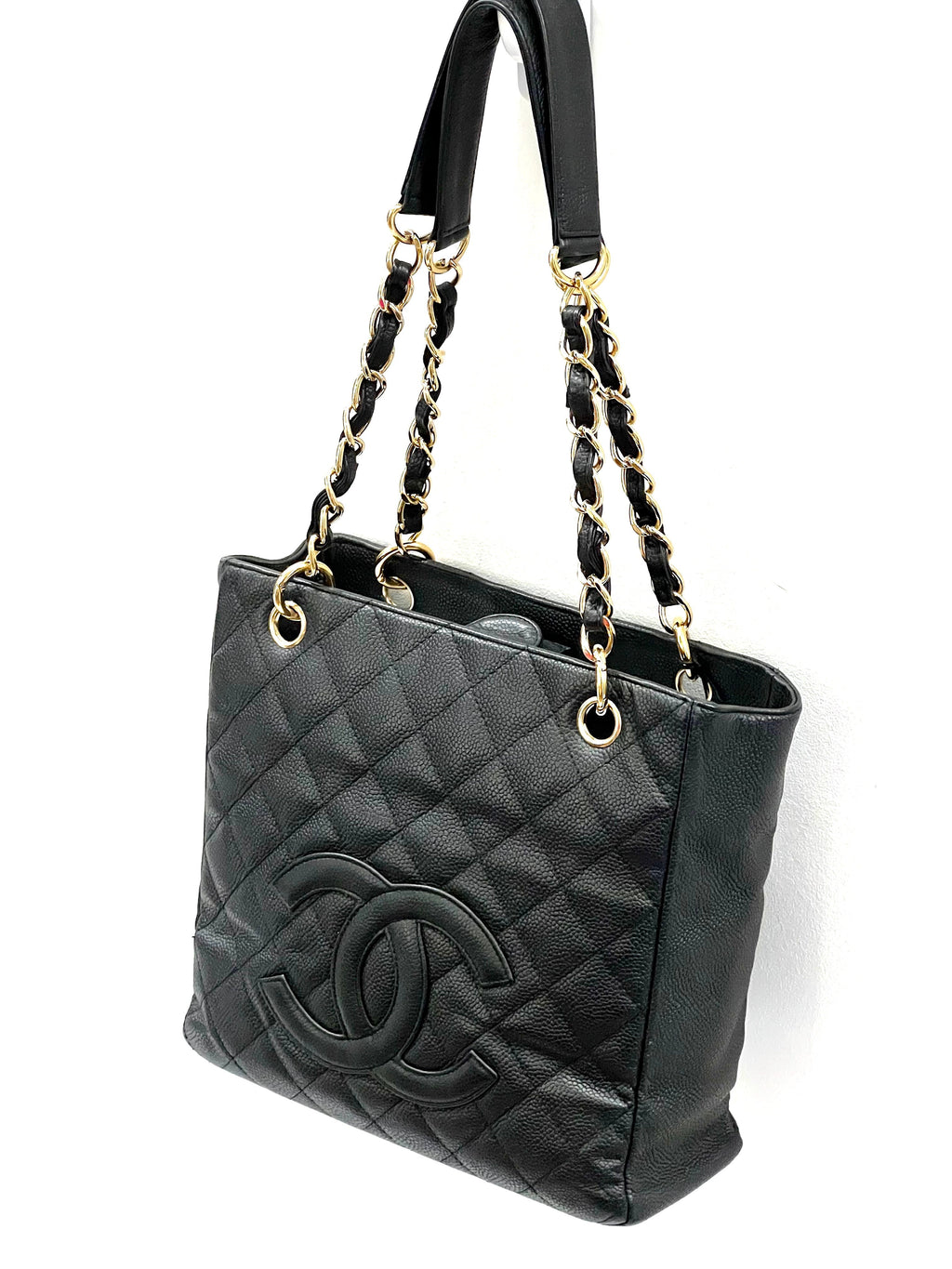 CHL -  CAVIAR QUILTED PETIT SHOPPING TOTE PST