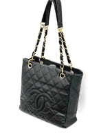 CHL -  CAVIAR QUILTED PETIT SHOPPING TOTE PST
