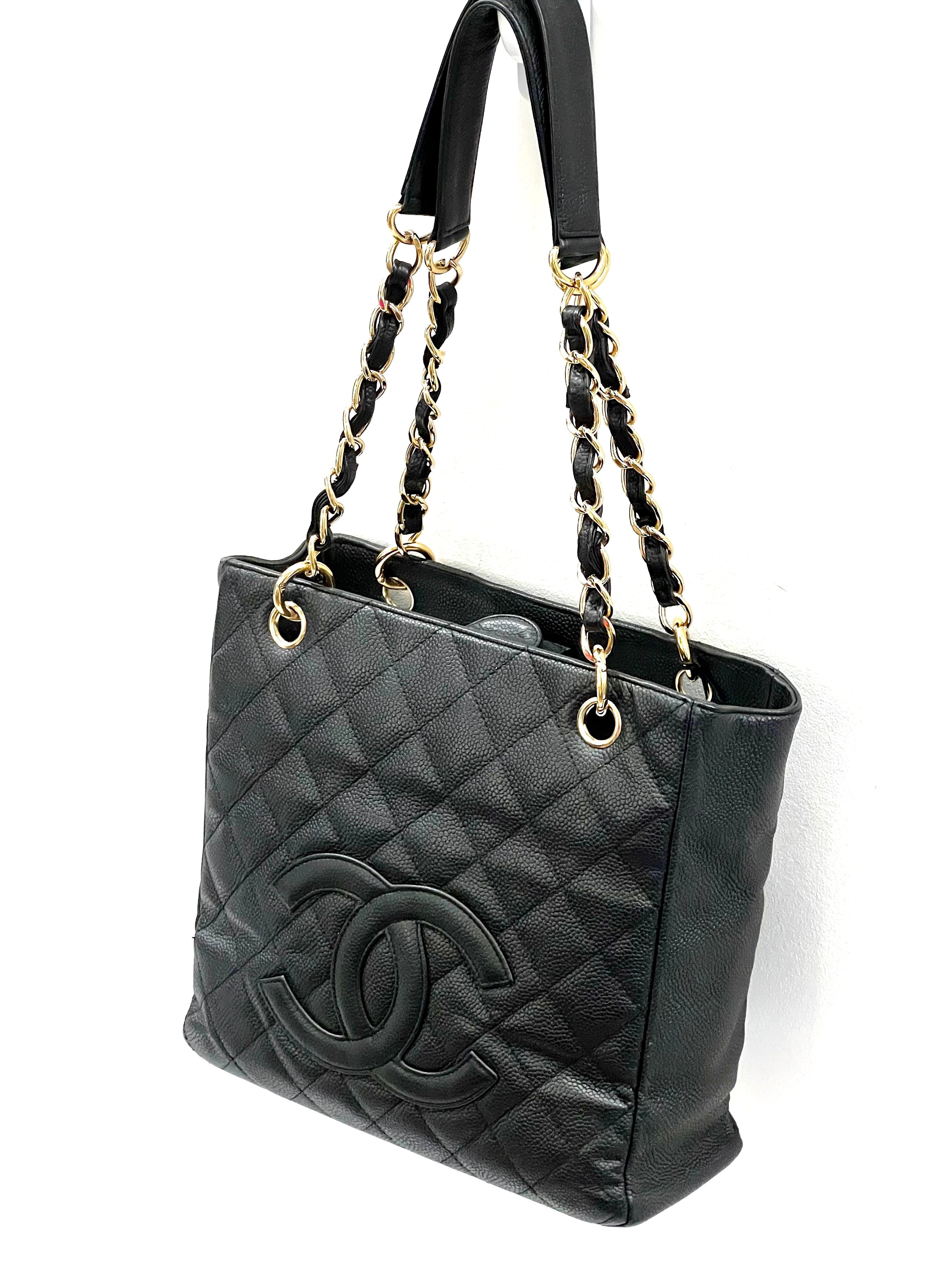 CHL -  CAVIAR QUILTED PETIT SHOPPING TOTE PST