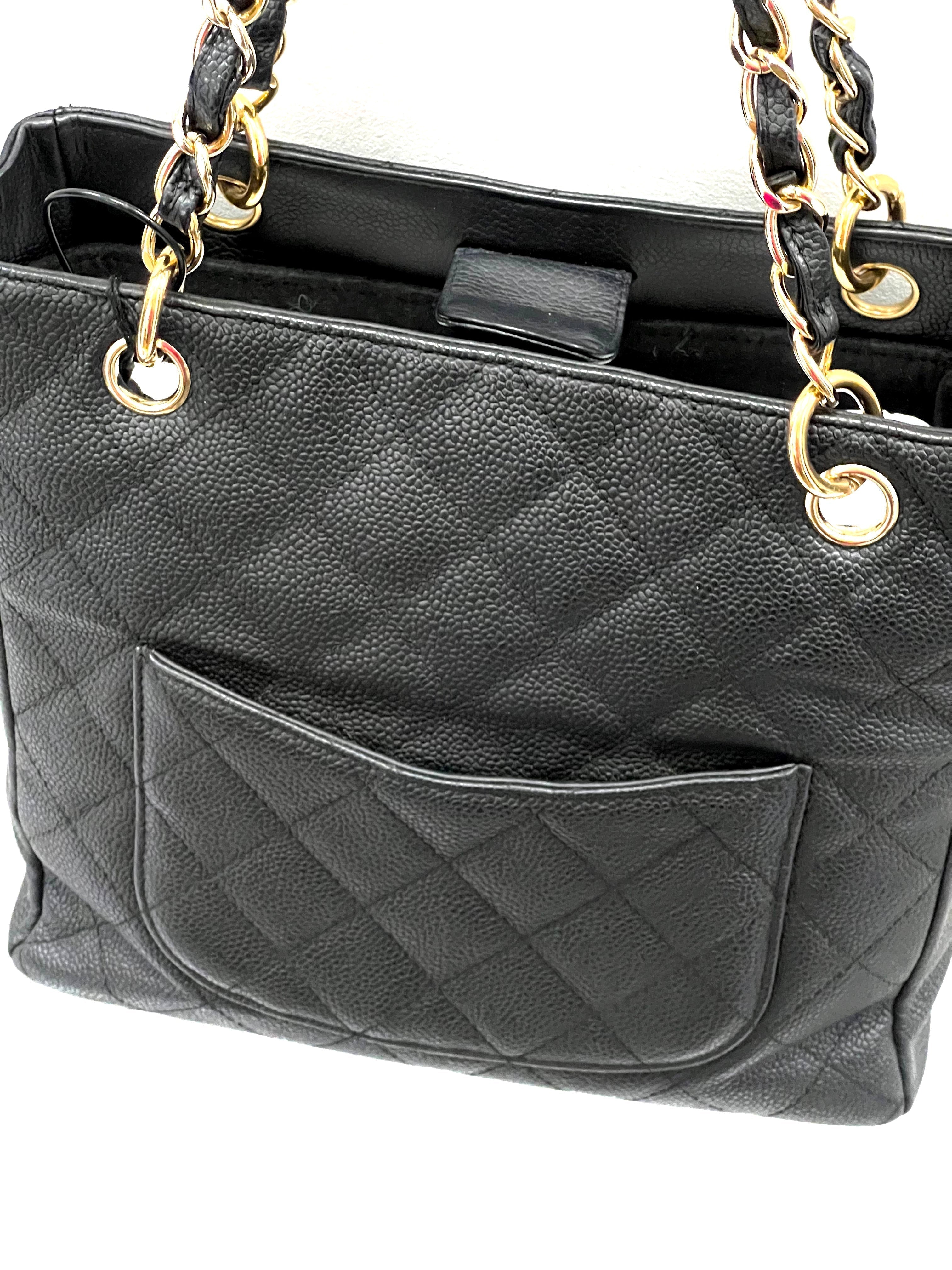 CHL -  CAVIAR QUILTED PETIT SHOPPING TOTE PST