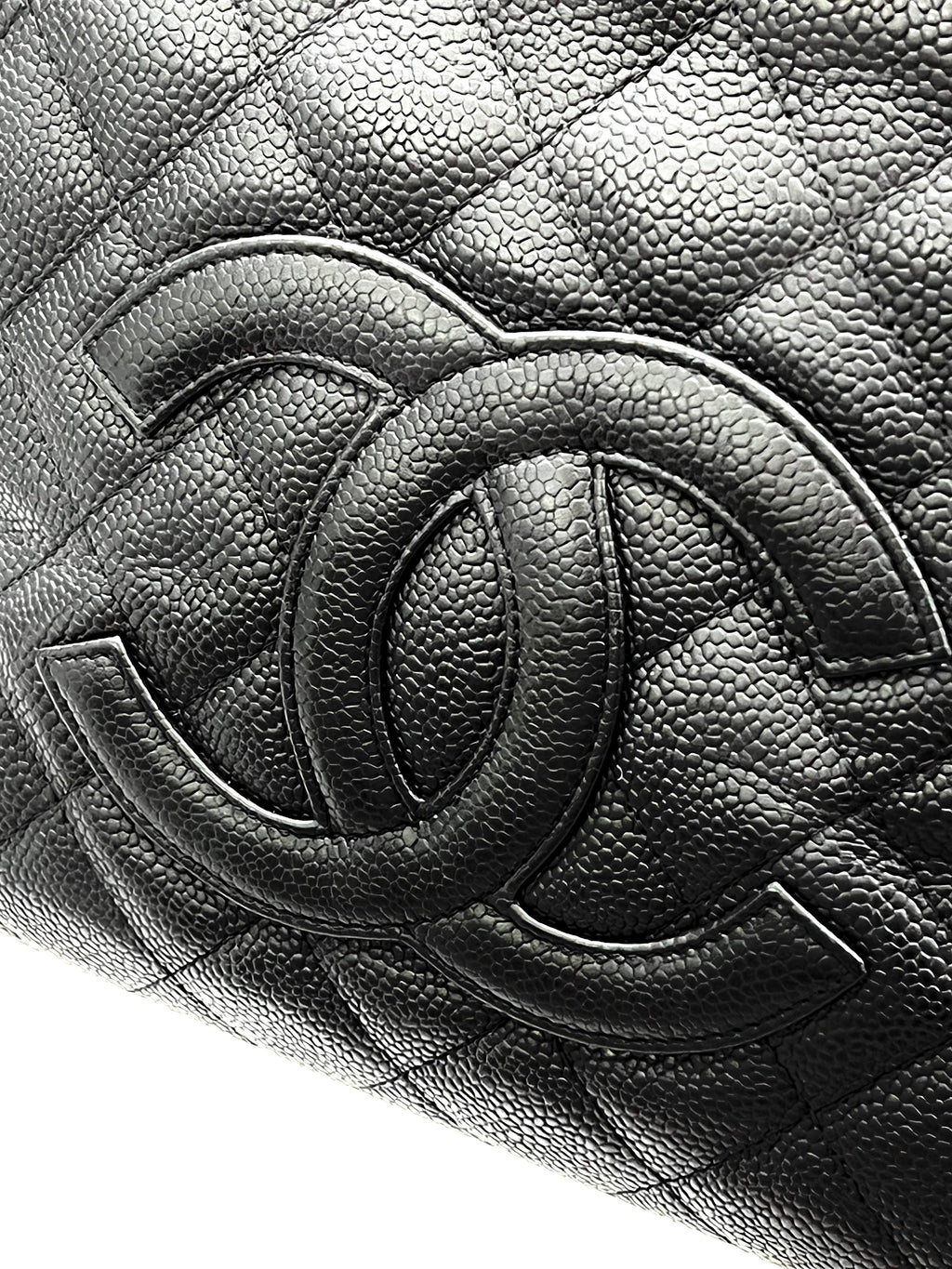 CHL -  CAVIAR QUILTED PETIT SHOPPING TOTE PST