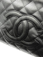 CHL -  CAVIAR QUILTED PETIT SHOPPING TOTE PST