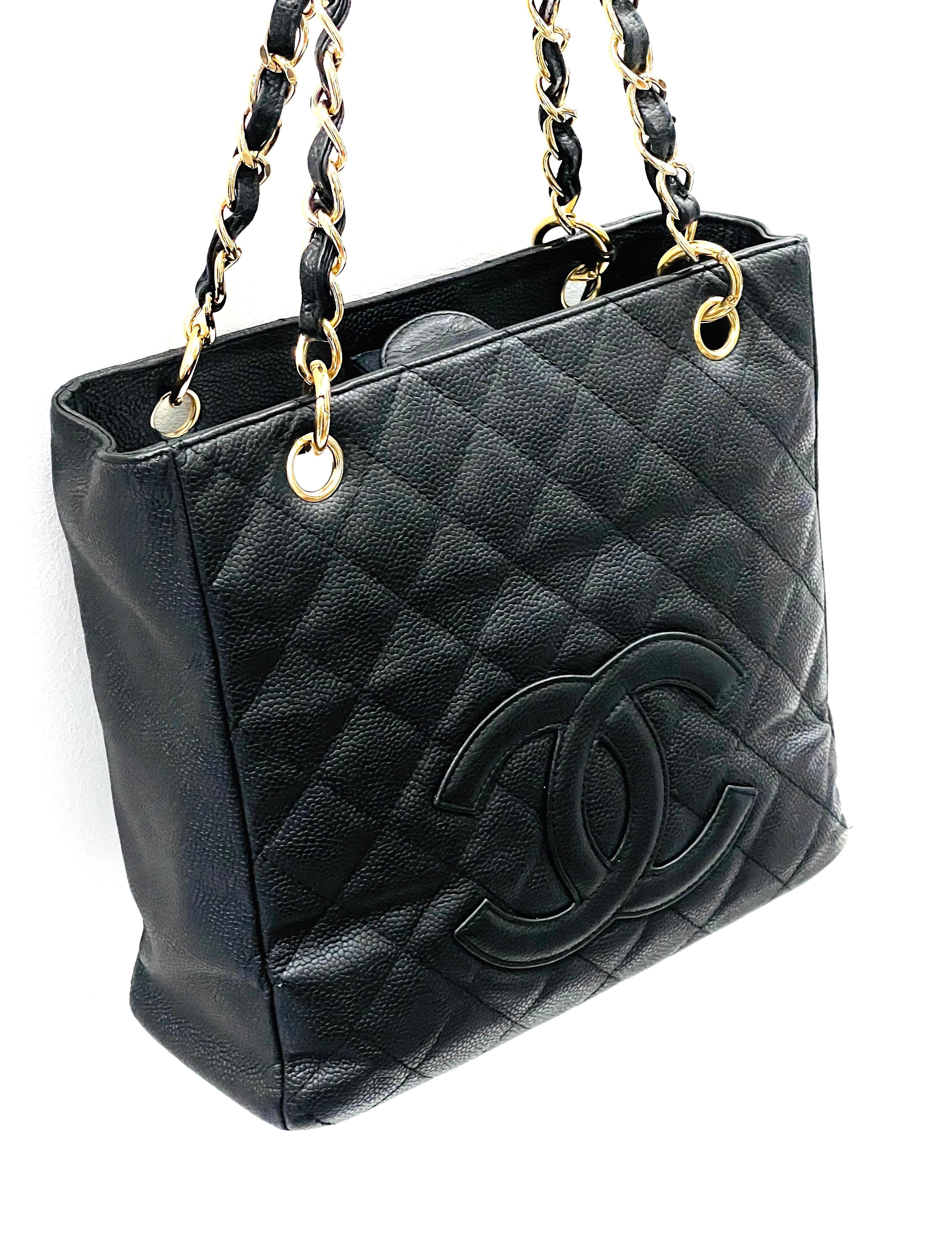 CHL -  CAVIAR QUILTED PETIT SHOPPING TOTE PST