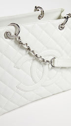 CHL -  CAVIAR QUILTED SHOPPER TOTE BAG