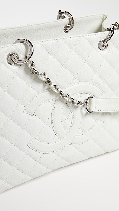 CHL -  CAVIAR QUILTED SHOPPER TOTE BAG