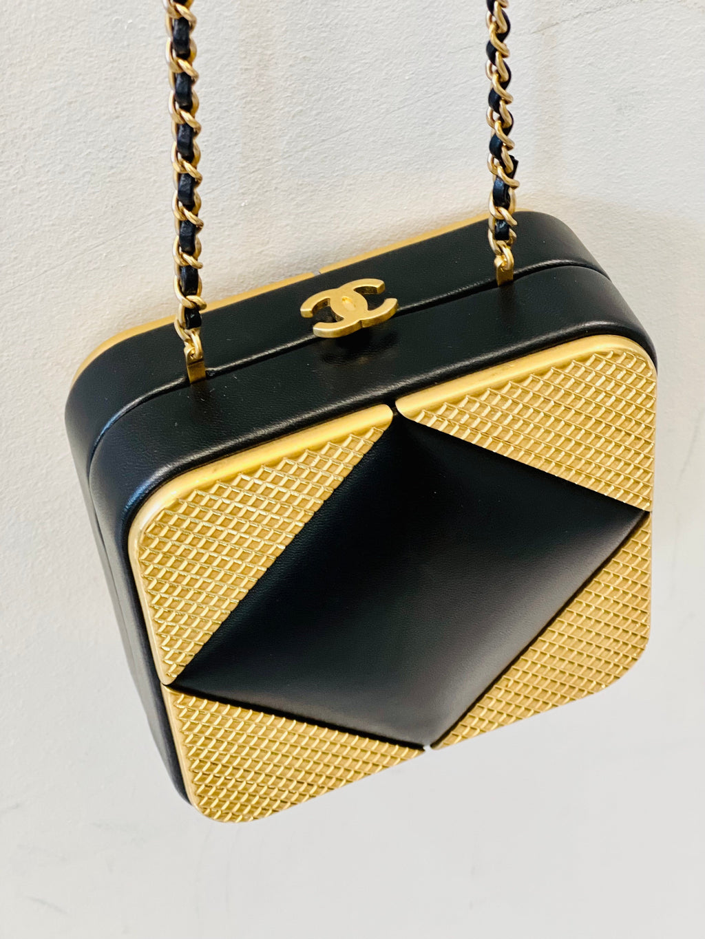 CHL -  CC CRUISE COLLECTION EVENING BAG WITH CHAIN