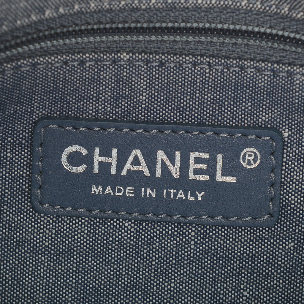 CHL -  DENIM MEDALLION MEDIUM FLAP BAG