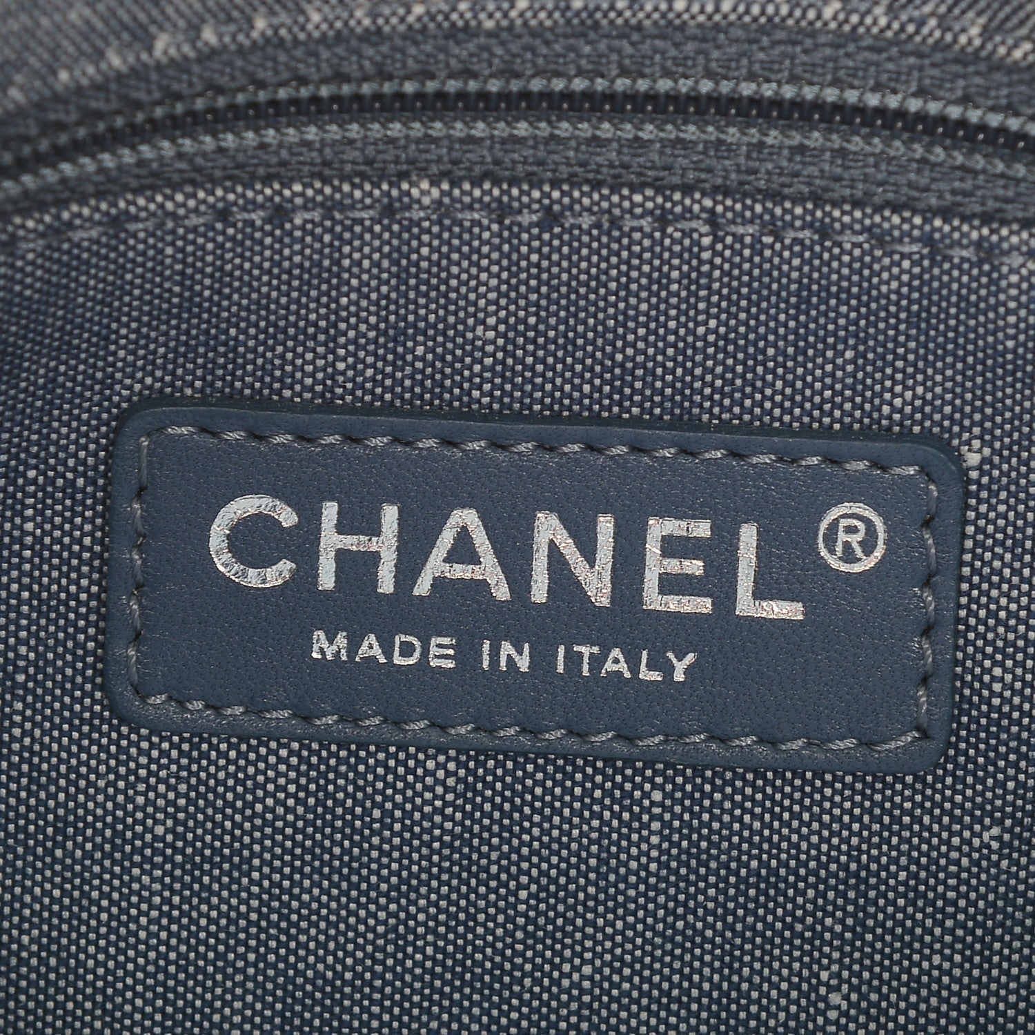 CHL -  DENIM MEDALLION MEDIUM FLAP BAG