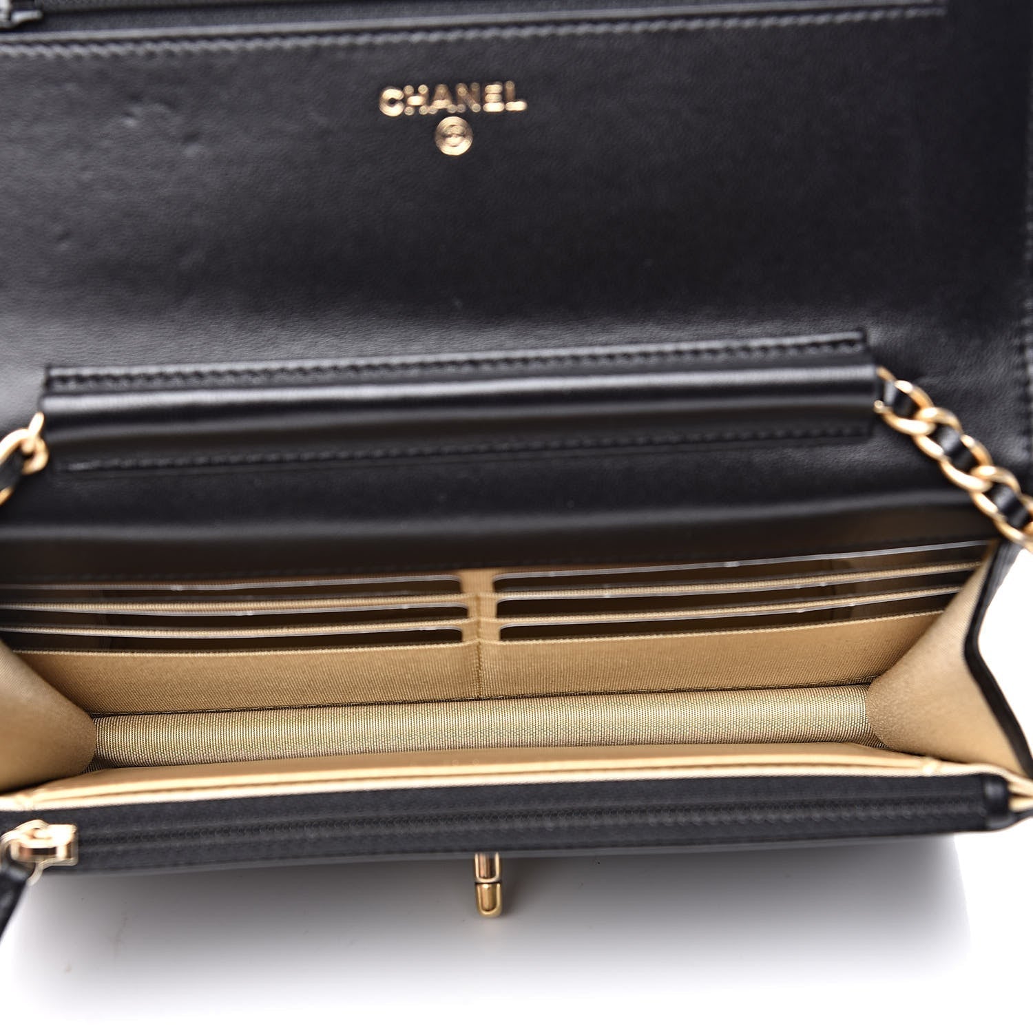 CHL -  QUILTED LAMBSKIN CC PEARL CRUSH WALLET ON CHAIN WOC