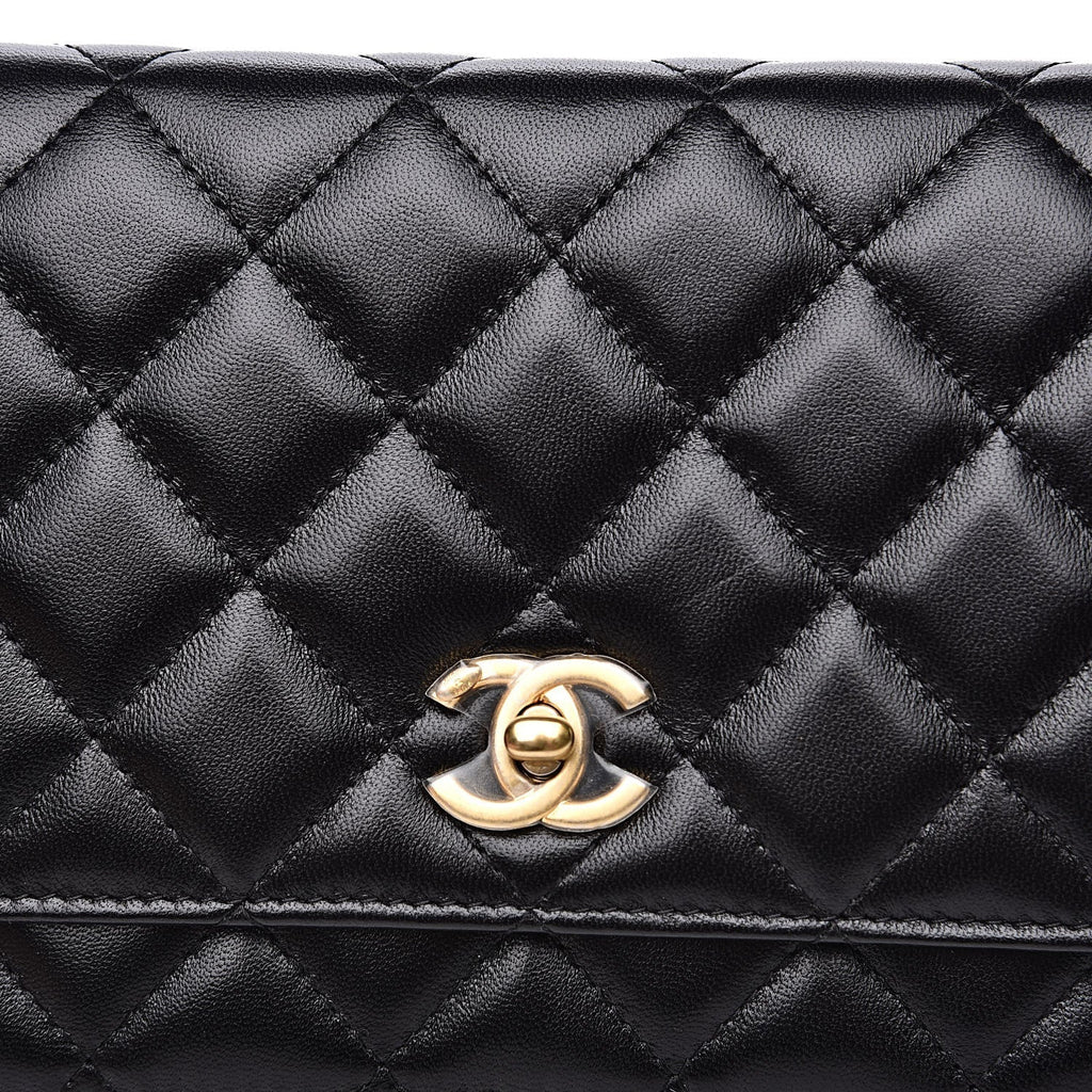 CHL -  QUILTED LAMBSKIN CC PEARL CRUSH WALLET ON CHAIN WOC