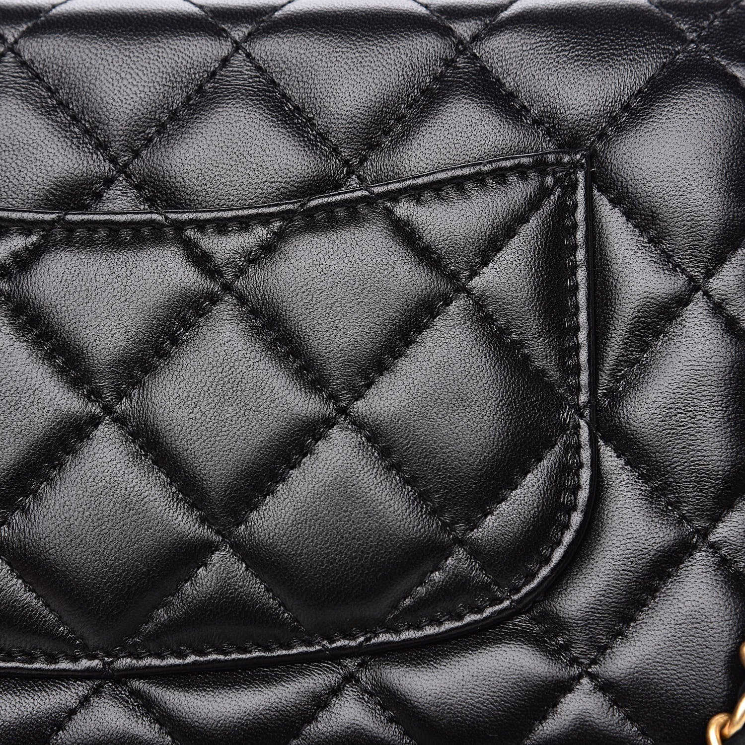 CHL -  QUILTED LAMBSKIN CC PEARL CRUSH WALLET ON CHAIN WOC