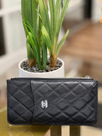 CHL -  CAVIAR QUILTED FLAT MULTI-FUNCTIONAL CASE