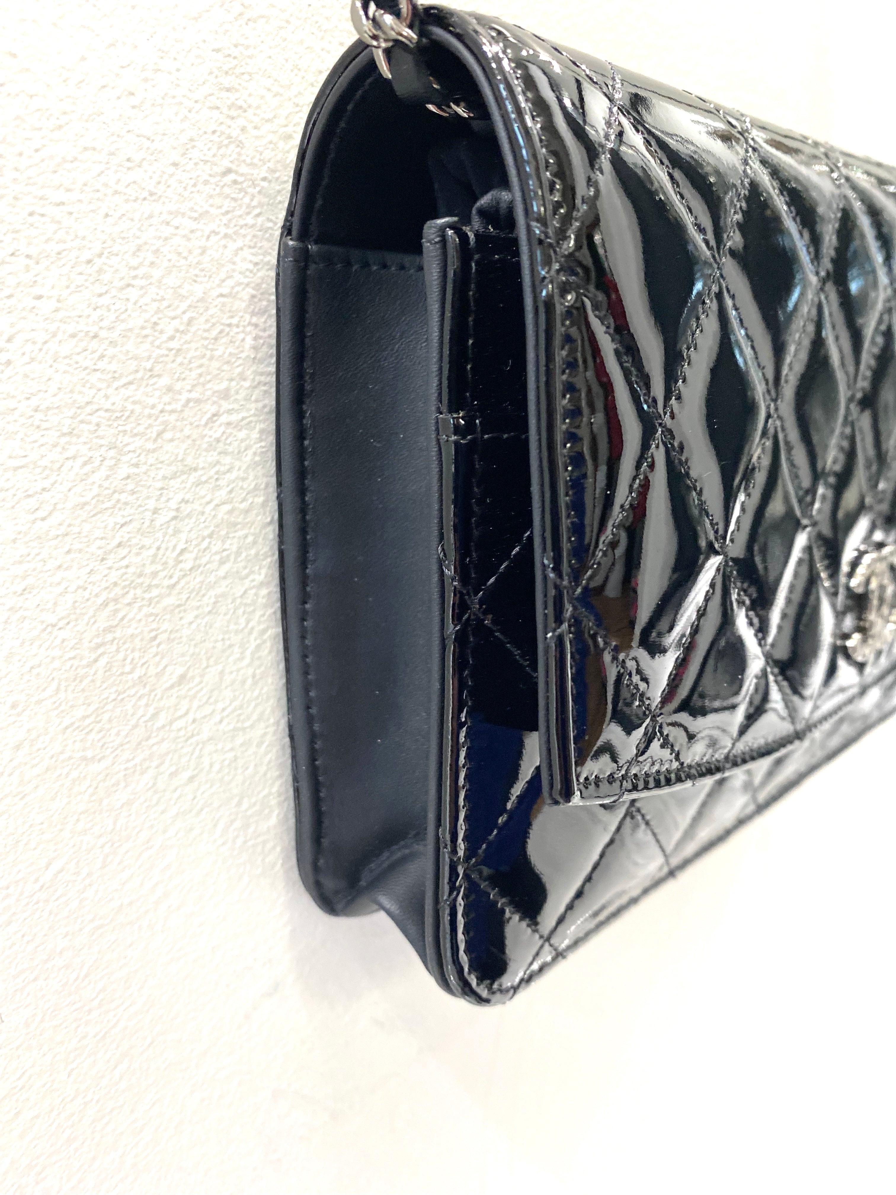 CHL -  BRILLIANT CC QUILTED PATENT WALLET ON CHAIN
