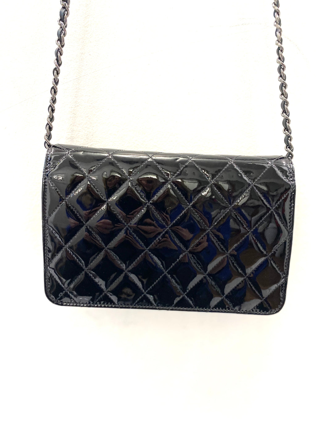CHL -  BRILLIANT CC QUILTED PATENT WALLET ON CHAIN