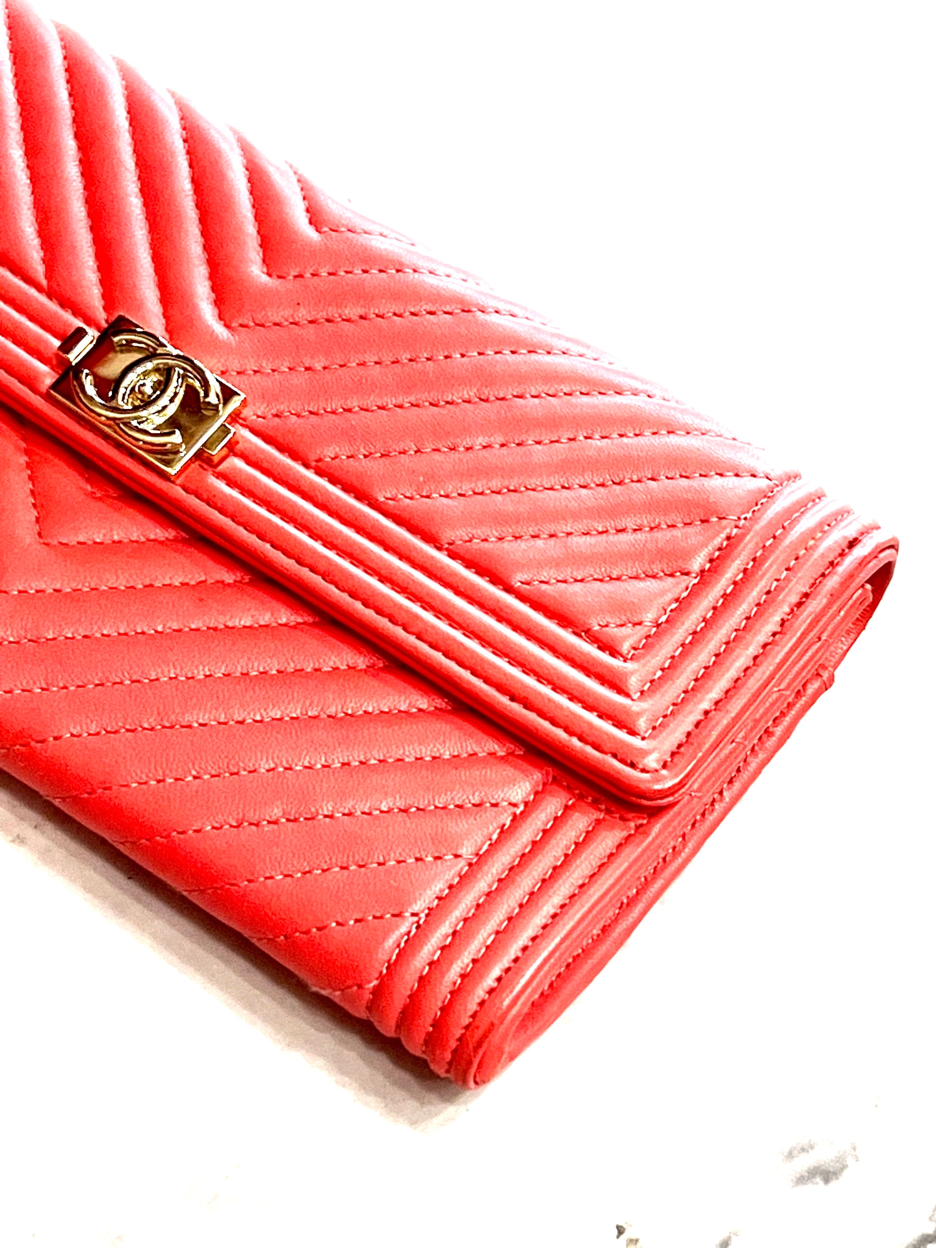 CHL -  QUILTED CHEVRON LAMBSKIN CONTINENTAL WALLET