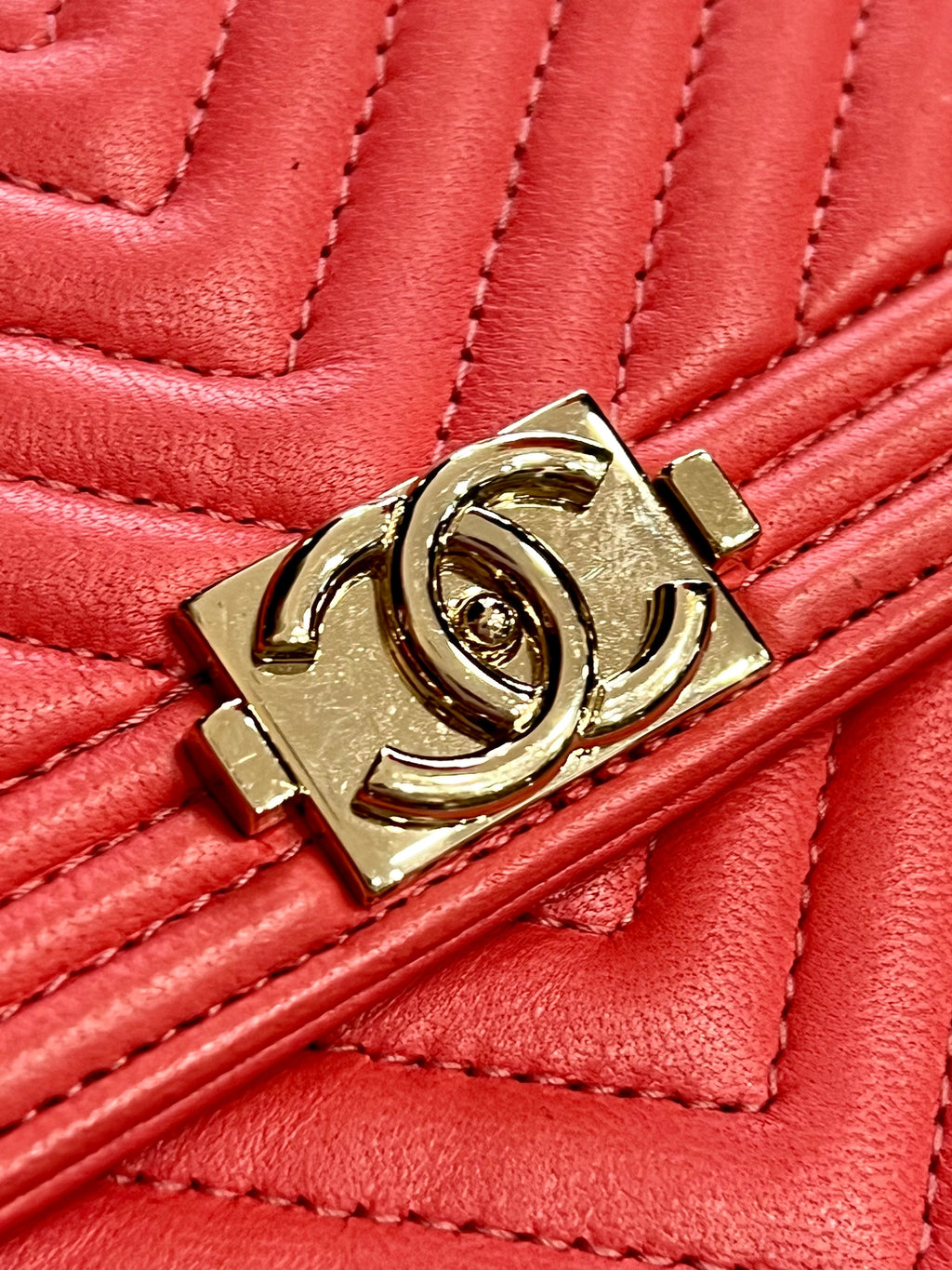 CHL -  QUILTED CHEVRON LAMBSKIN CONTINENTAL WALLET