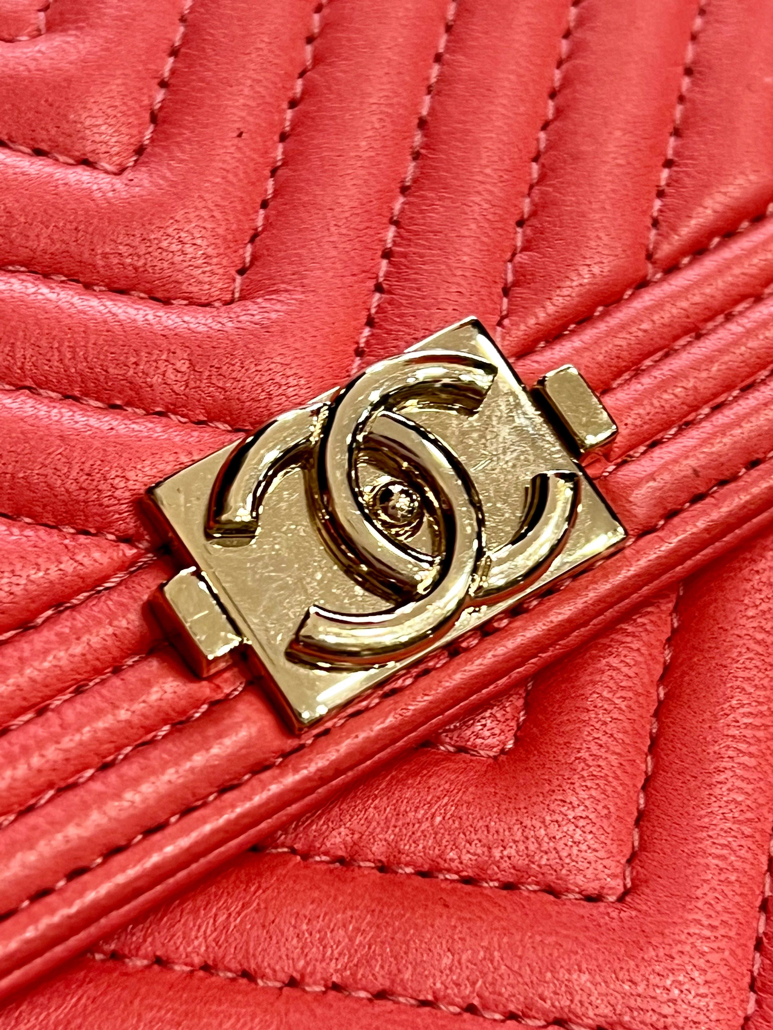 CHL -  QUILTED CHEVRON LAMBSKIN CONTINENTAL WALLET