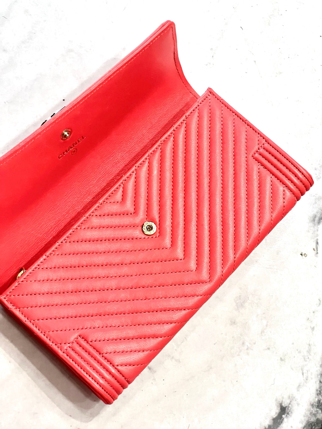 CHL -  QUILTED CHEVRON LAMBSKIN CONTINENTAL WALLET