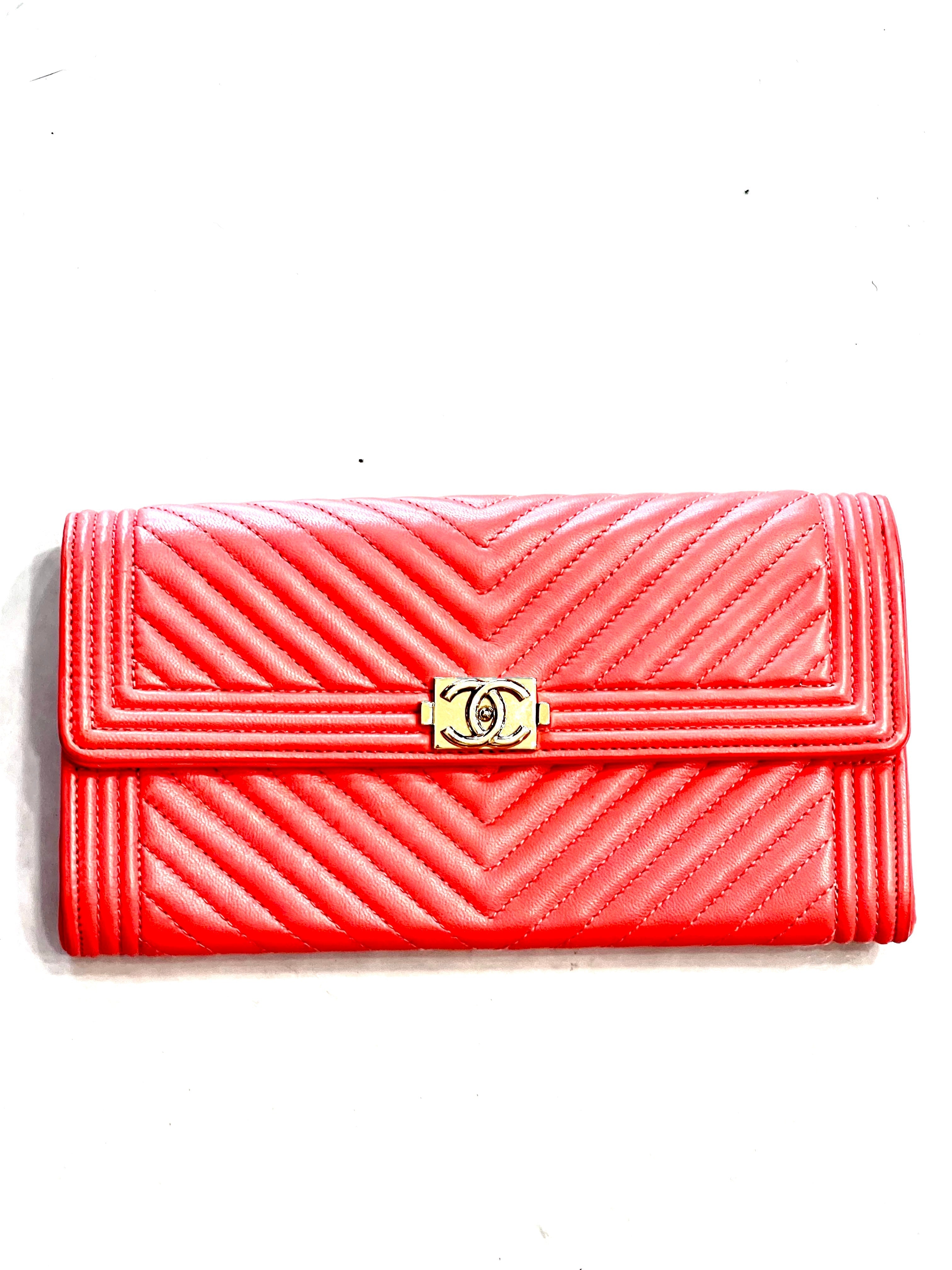 CHL -  QUILTED CHEVRON LAMBSKIN CONTINENTAL WALLET