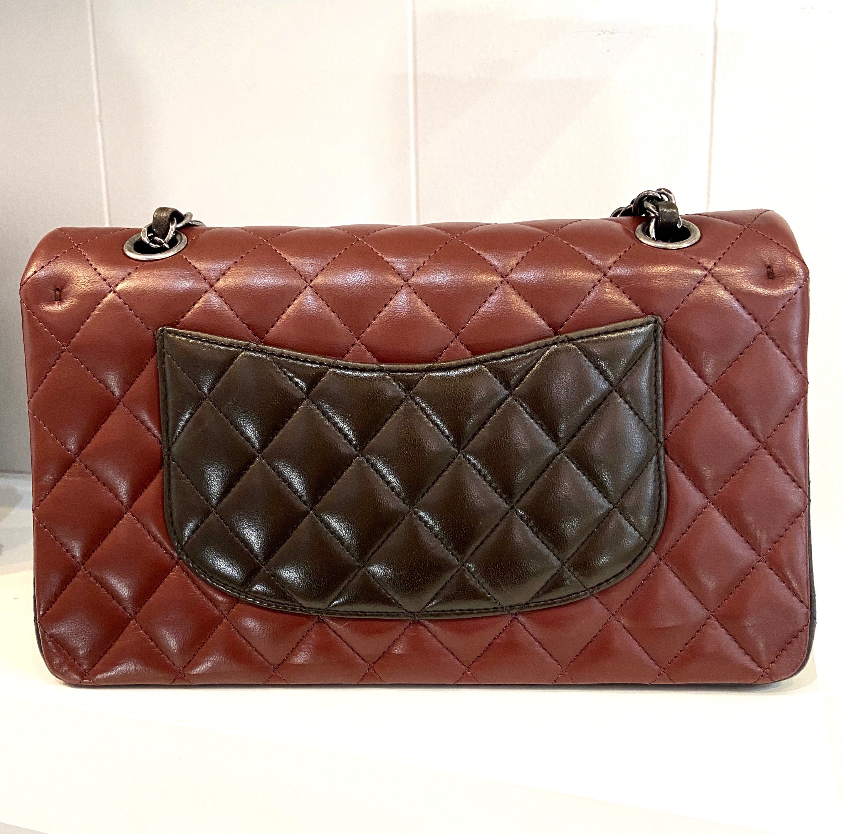 CHL -  QUILTED LAMBSKIN TRICOLOR CLASSIC DOUBLE FLAP BAG MEDIUM