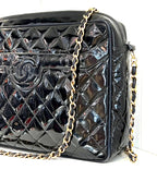 CHL -   QUILTED PATENT CAMERA TASSEL MEDIUM BAG