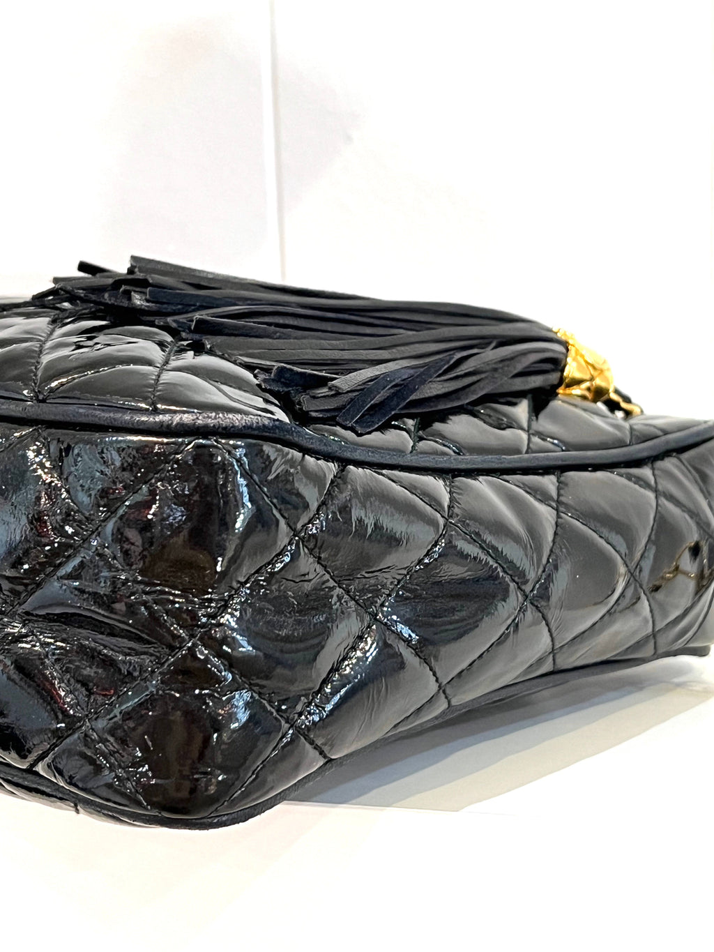 CHL -   QUILTED PATENT CAMERA TASSEL MEDIUM BAG