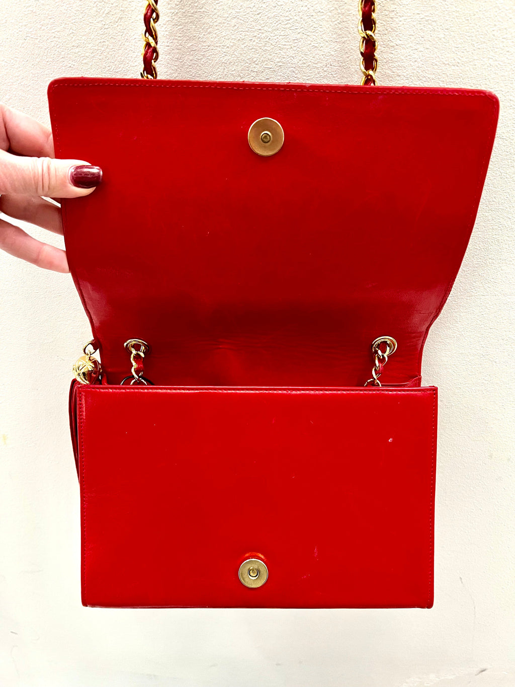 CHL -   RED CHEVRON QUILTED LAMBSKIN CHAIN BAG