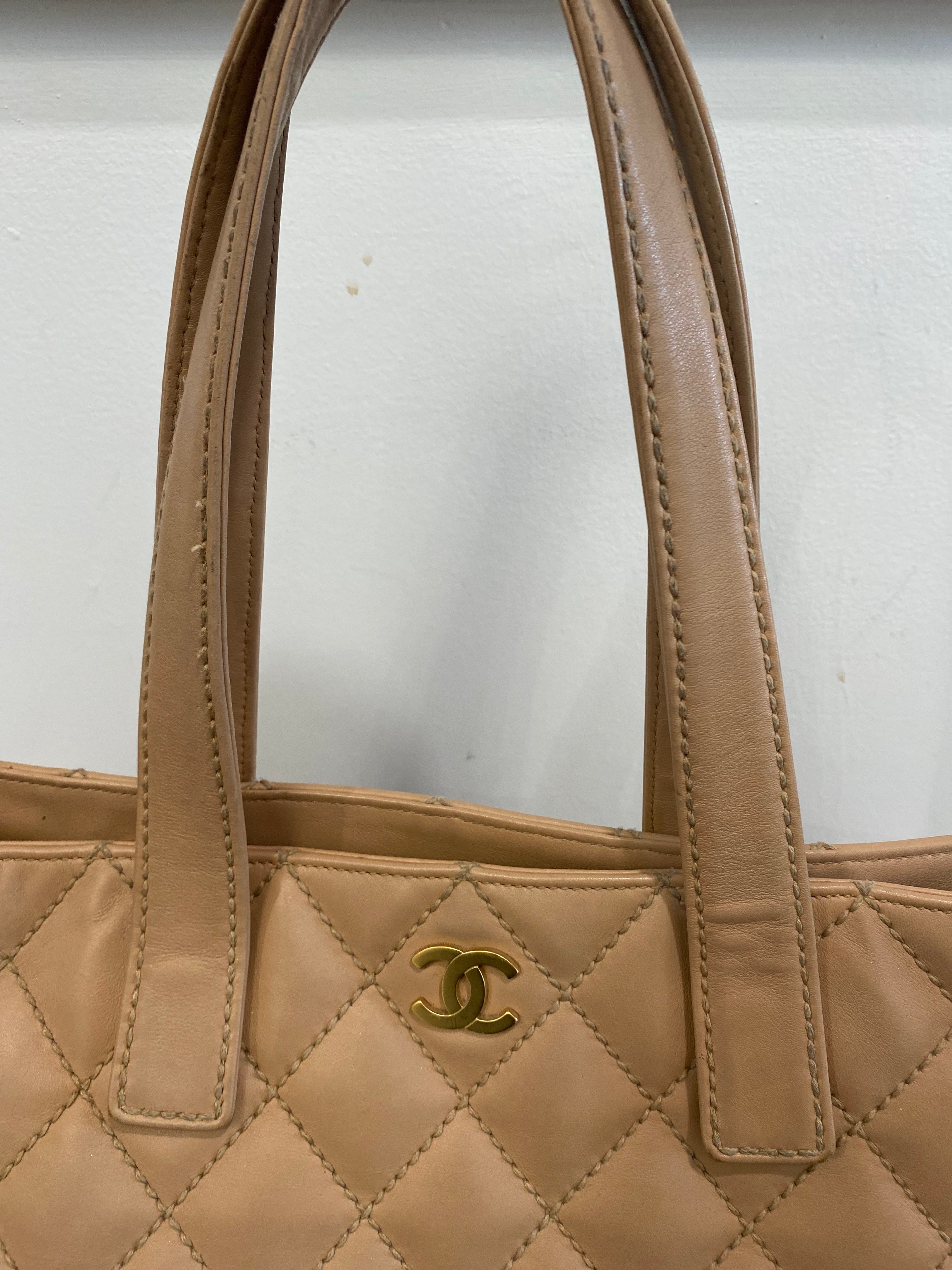 CHL -  QUILTED LAMBSKIN LEATHER WILD STITCH TOTE