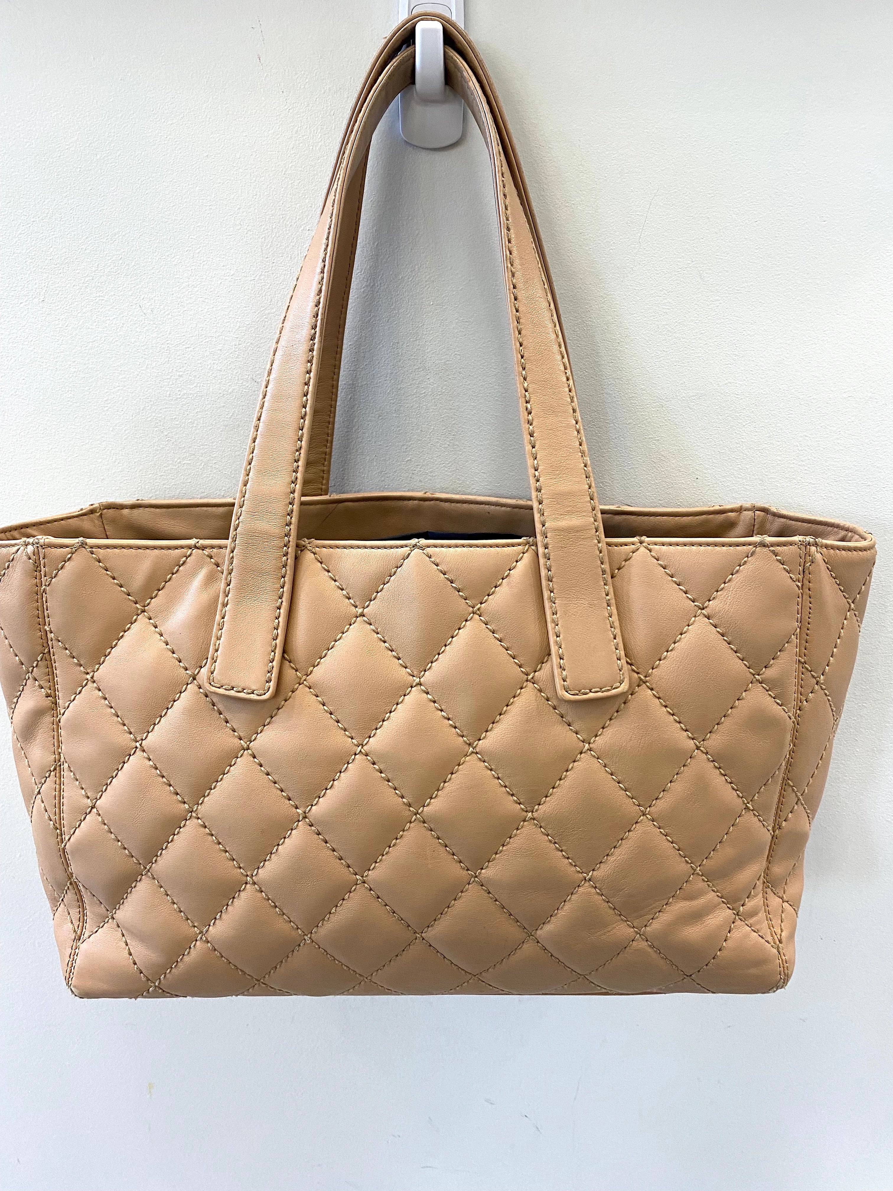 CHL -  QUILTED LAMBSKIN LEATHER WILD STITCH TOTE