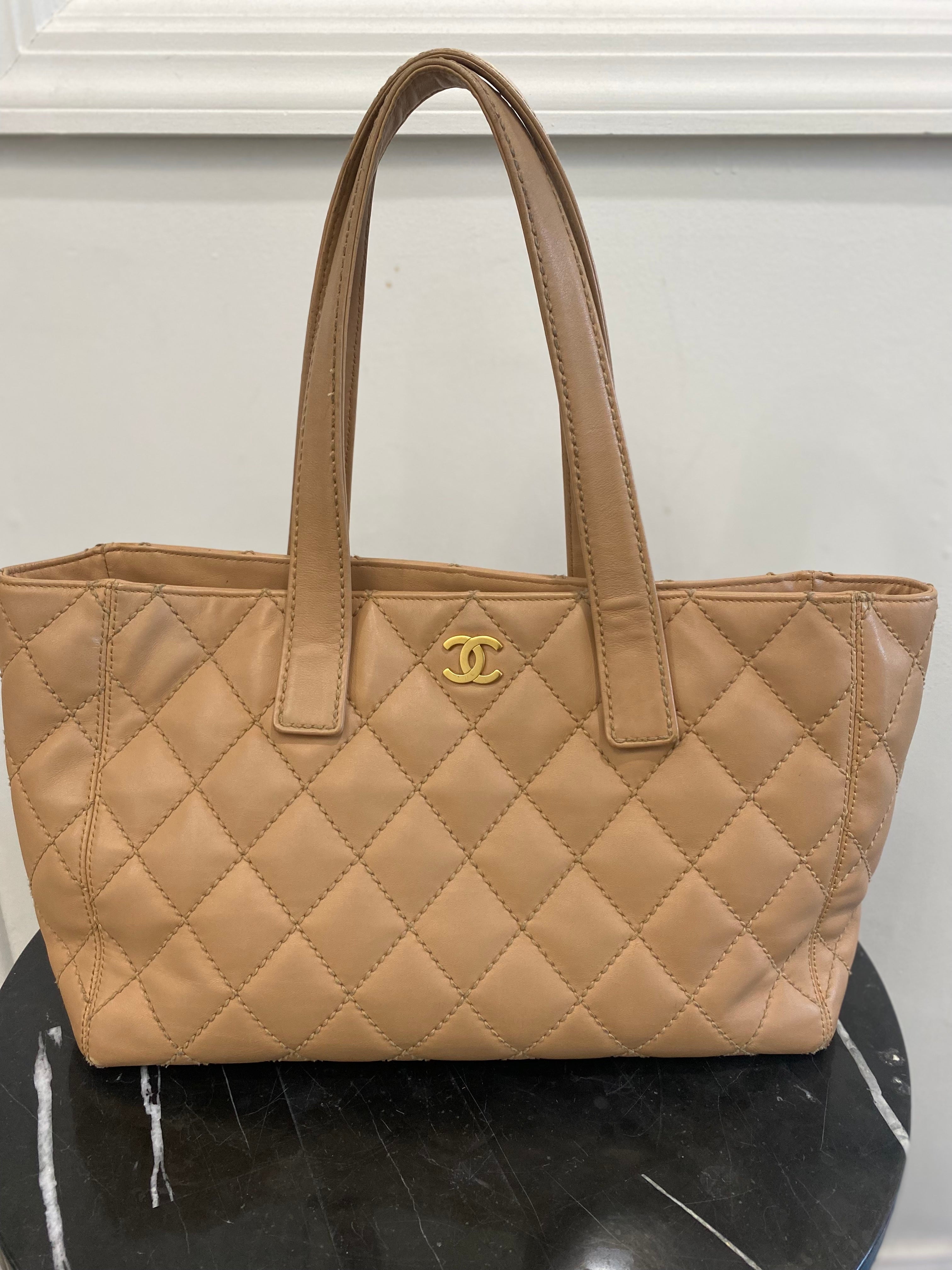 CHL -  QUILTED LAMBSKIN LEATHER WILD STITCH TOTE